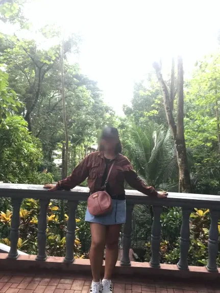 Claudia, 32