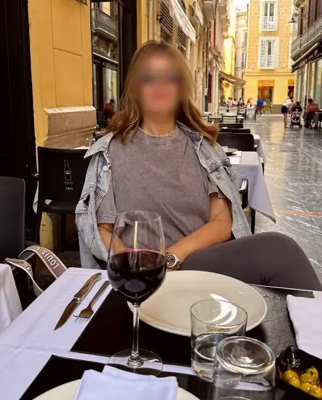 Ela, 35