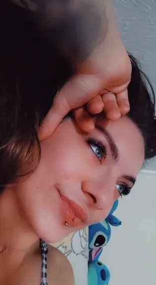 Ida, 24