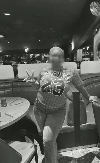 Isabell, 22