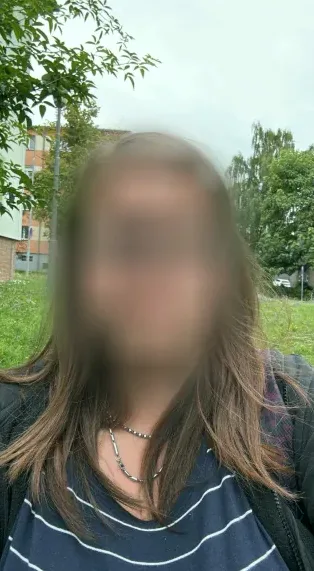 Luisa, 27
