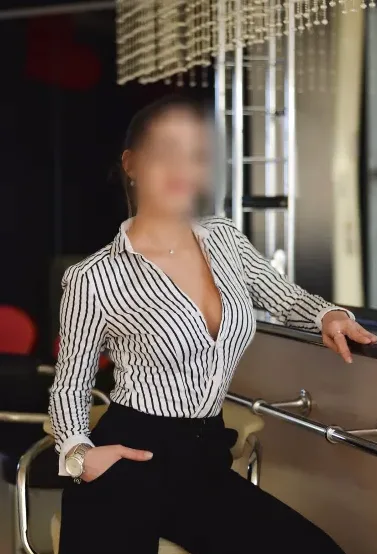 Marina, 32