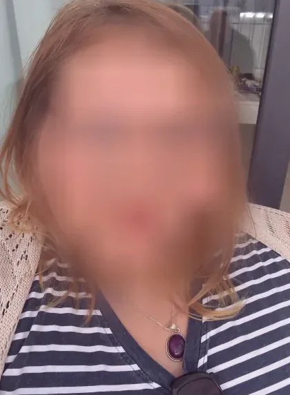 Nicole, 23
