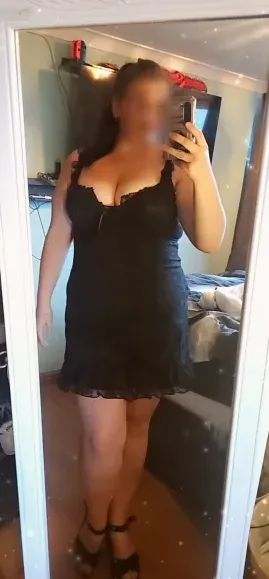 Yvonne, 35
